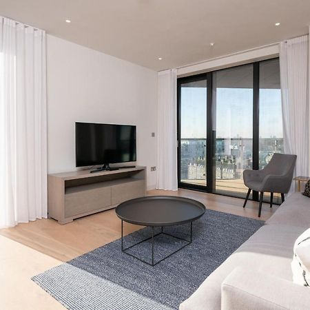 Modern Family Home Close To Victoria Station By Underthedoormat Londen Buitenkant foto
