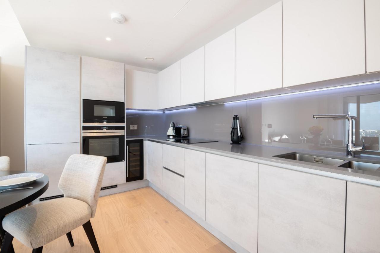 Modern Family Home Close To Victoria Station By Underthedoormat Londen Buitenkant foto